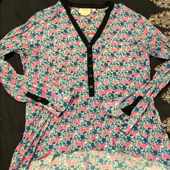 Super cute tiger print blouse with black trim - Picture 1 of 2